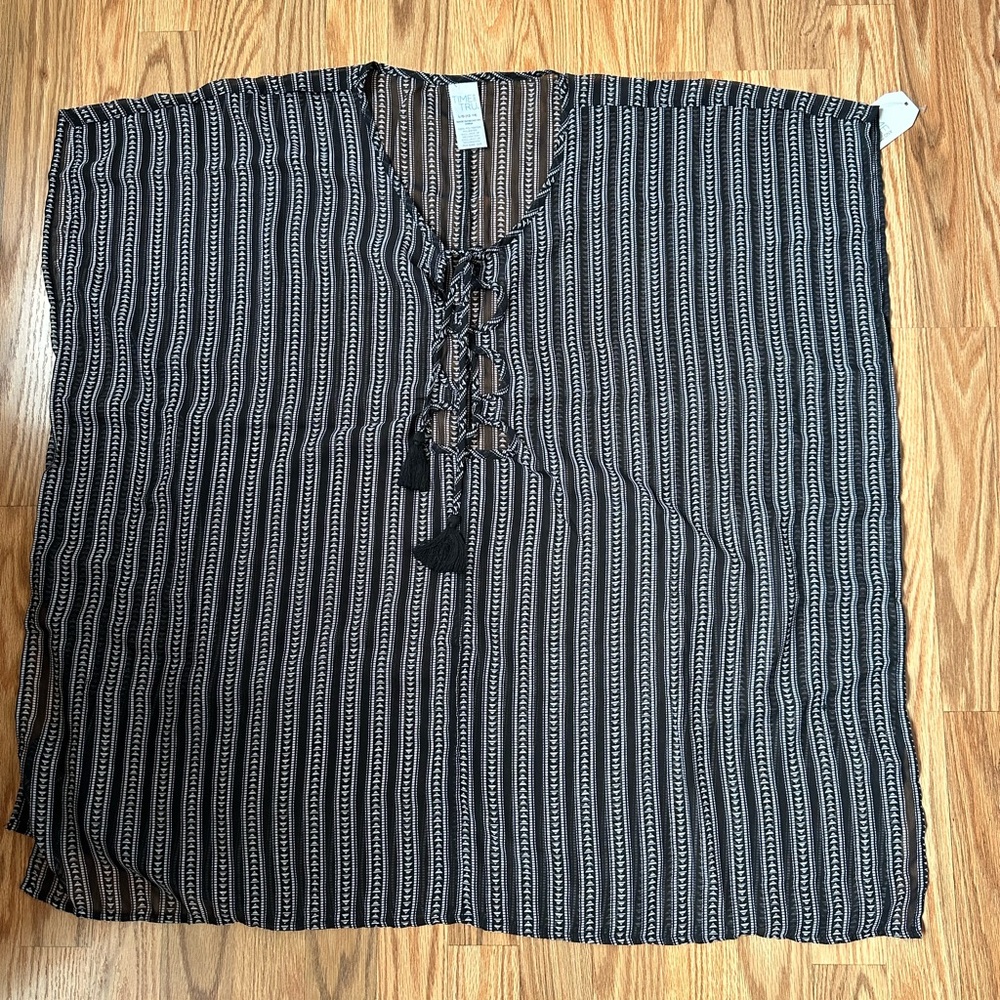 NWT - Time and Tru Cover Up – Size Large 12/14 – Black and White